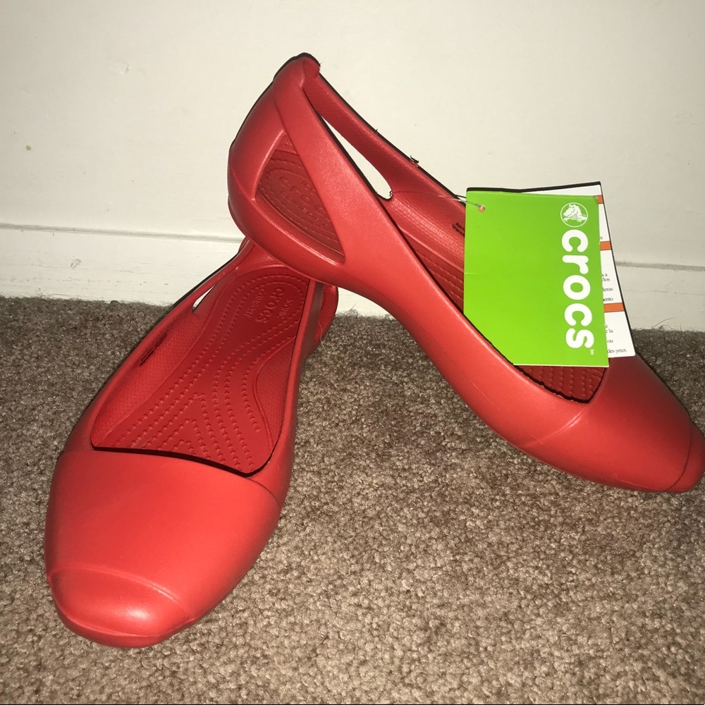 Croc size 8 red ballet flats with strap back